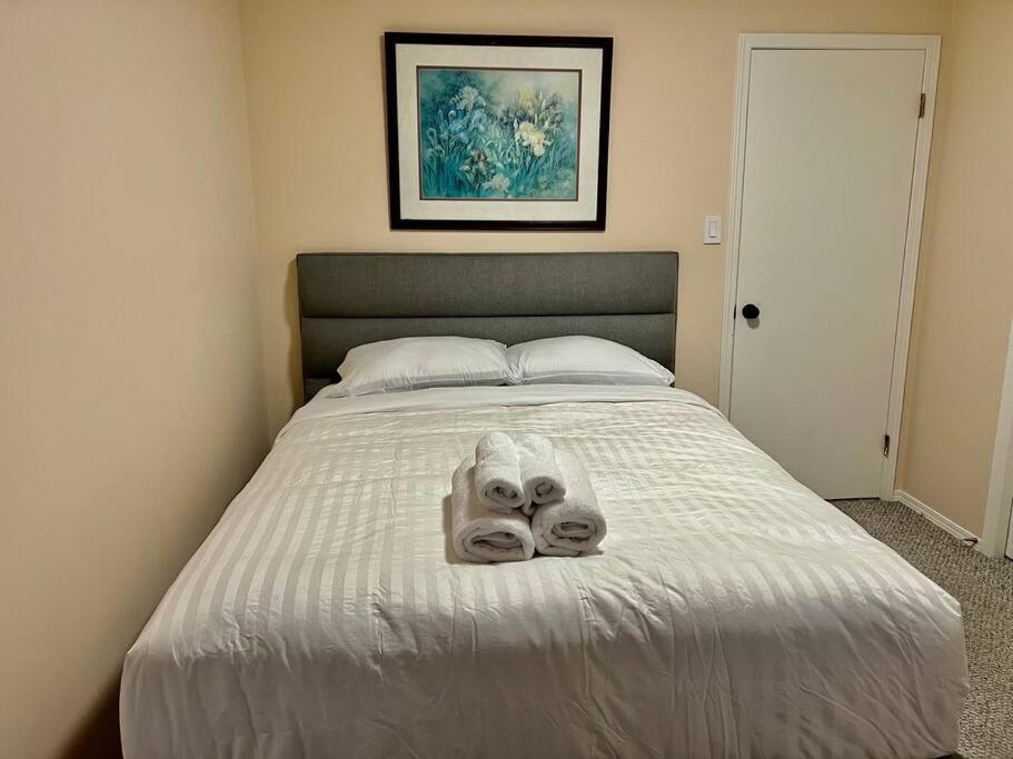 Crescent Heights Majesty Villa YYC Eksteriør billede
